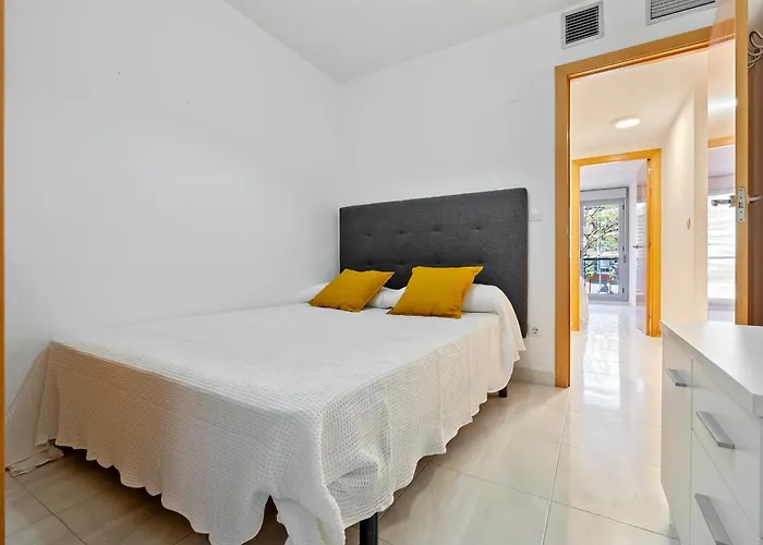 Hauzify I Mestral Apartment